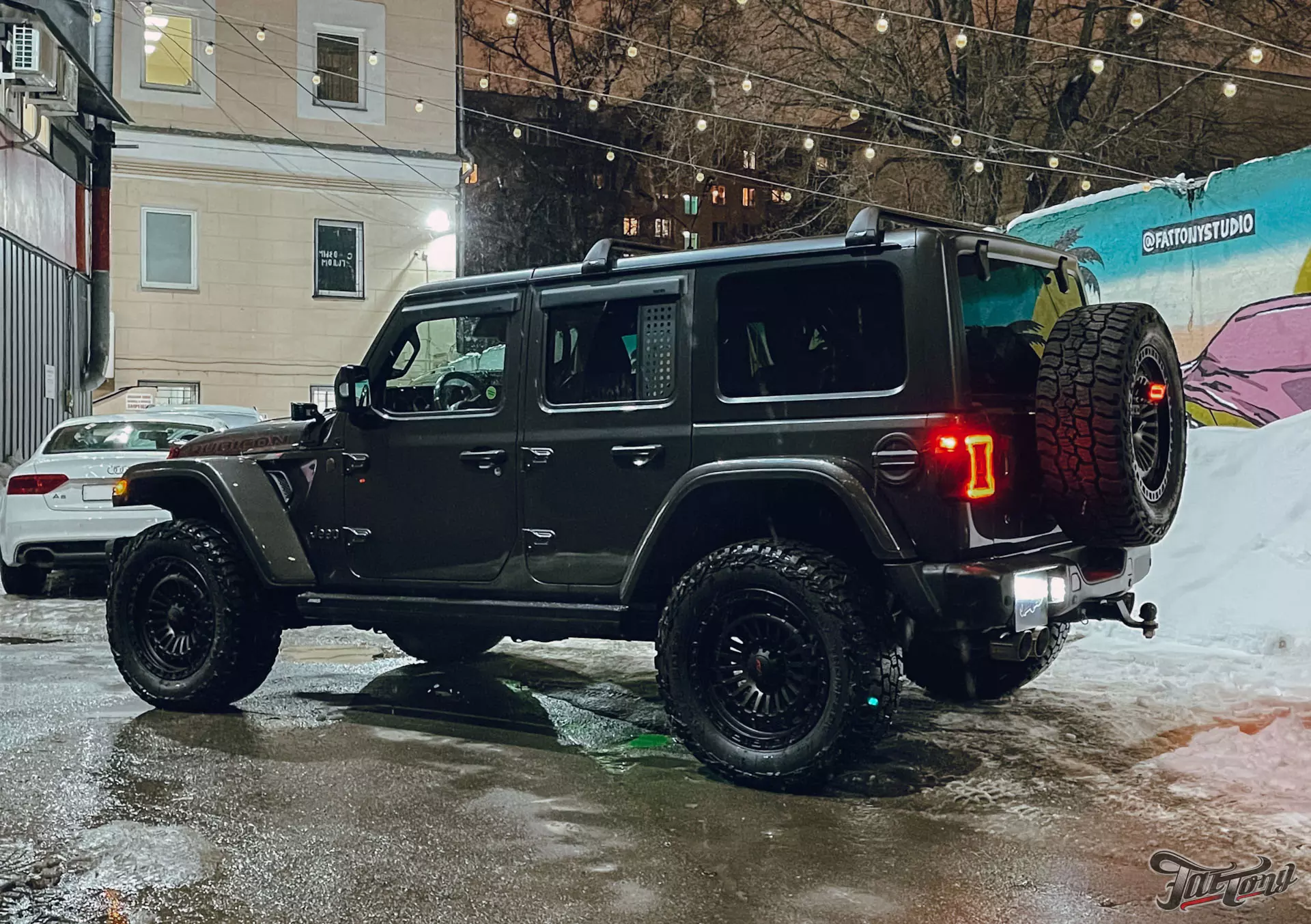 Jeep Wrangler Rubicon. Ангельские глазки